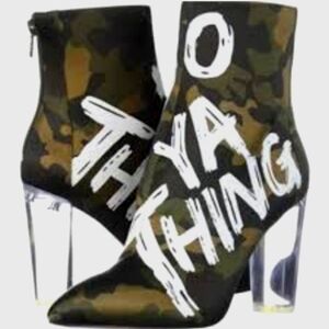 NEW! ALDO Oceani Camouflage Graffiti Ankle Boots 6.